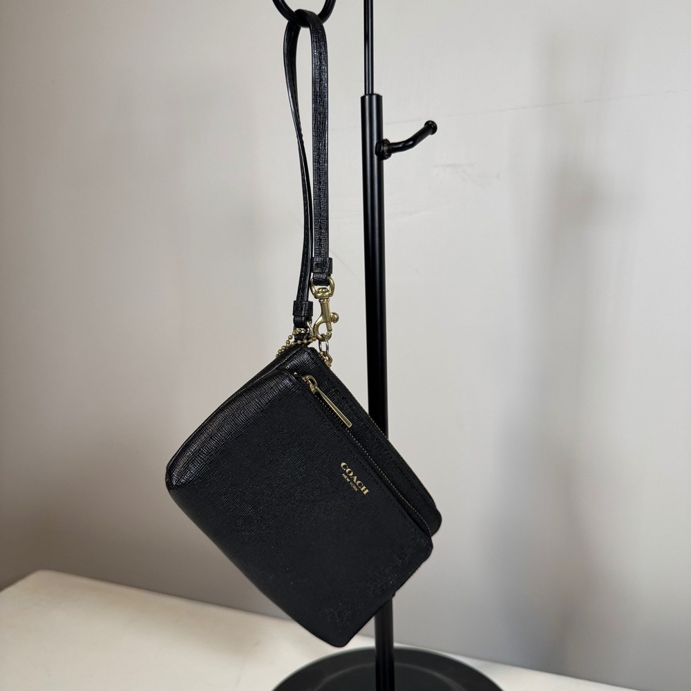 Coach Black Leather Pebble Grain Wristlet Pouch Double Zip